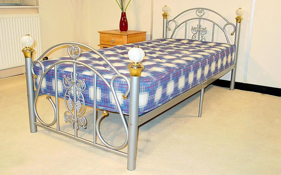 Julianna Metal Bed